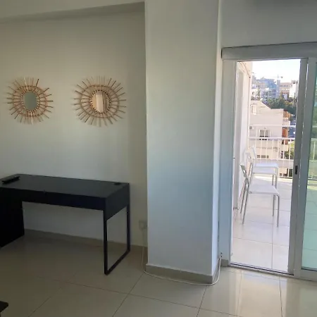 Apartment 2 Bedroom In Center! 12 *