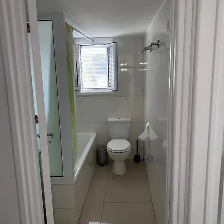 2 Bedroom In Center! 12 *