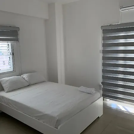 2 Bedroom In Center! 12 *
